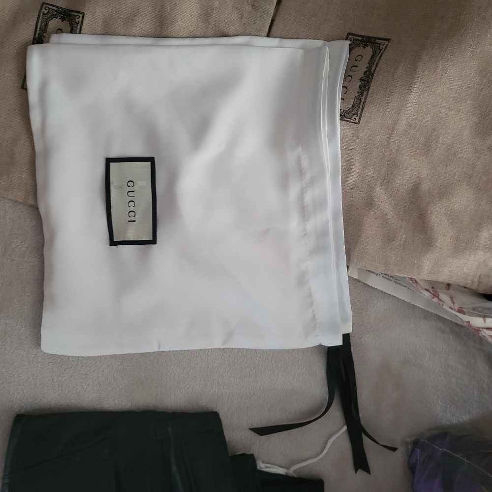 Authentic Guggi shopping bag - Picture 9 of 14